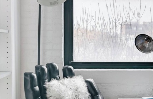 West Loop Condominio | Elizabeth by Coast to Cactus | Chic Artists Loft