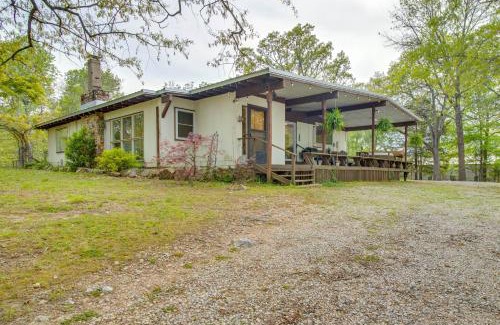 Elizabeth Casa | Elizabeth Vacation Rental with Private Hot Tub!