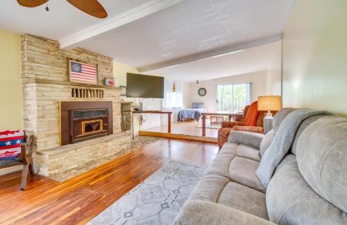 Elizabeth Casa | Elizabeth Vacation Rental with Private Hot Tub!
