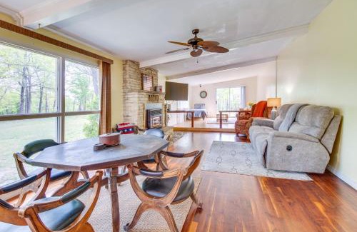 Elizabeth Casa | Elizabeth Vacation Rental with Private Hot Tub!