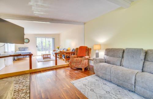 Elizabeth Casa | Elizabeth Vacation Rental with Private Hot Tub!