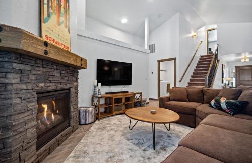 Ponderay Casa | Elk Grove Getaway