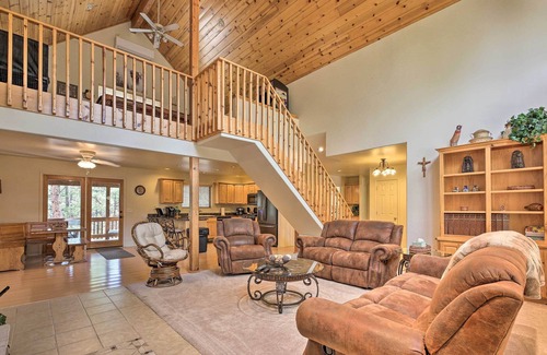 Sierra Pines Cabina | ‘Elk Haven’ Show Low Cabin w/ Views & Game Room!