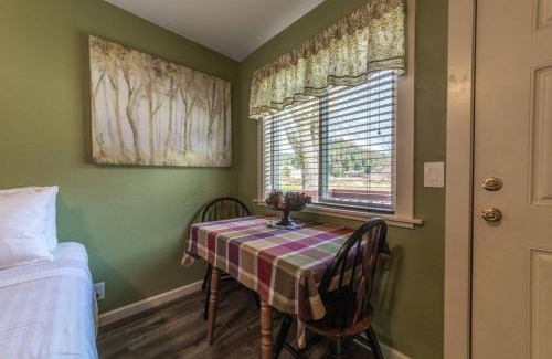 Orick Casa | Elk Meadow Cabins 17B Gold Rush - Single Room