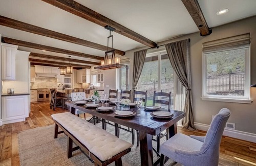 Mountain View Estates Casa | Elk Point Paradise - AC + Hot Tub + Pool Table