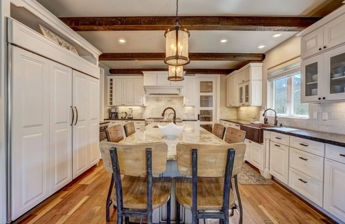 Mountain View Estates Casa | Elk Point Paradise - AC + Hot Tub + Pool Table