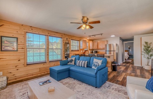 Alto Apartamento | Elk Run Lodge | Spacious Cabin | Newly Renovated