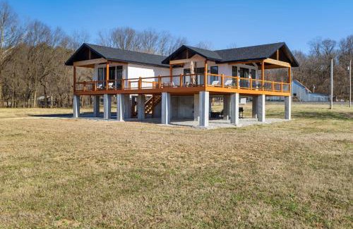 Noel Casa | Elk View-Access Elk River-Rural Acreage-Huge Patio