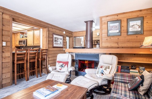Elkhorn Village Condominio | Elkhorn Bluff Condo with Community & Resort Amenities