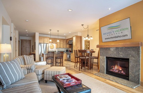 Elkhorn Village Condominio | Elkhorn Springs Sanctuary - Pool/Hot Tub/Underground Parking
