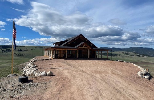 Philipsburg Cabina | ElkView Outpost at Rock Creek Montana