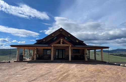 Philipsburg Cabina | ElkView Outpost at Rock Creek Montana