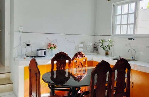 Urdaneta City Casa | Ella's Home Urdaneta City- 3 rooms, 2 bath, max 8 guests- Cold AC, Free Wi-Fi