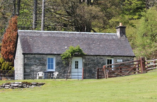 Lochgilphead Casa | Ellary Cottage - Acogedor, romántico escape junto al agua, capacidad para 2-4