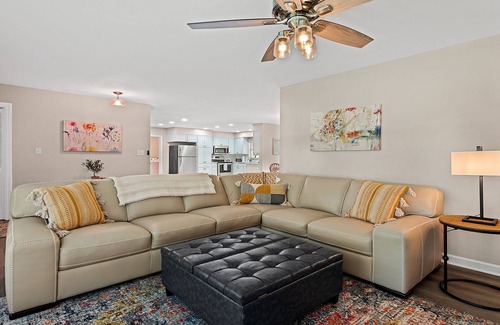 Clyde Casa | Elle Jay’s Nest, Centrally Located to Waynesville or Asheville
