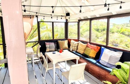 Seatons Village Casa | Ellen Bay Inn