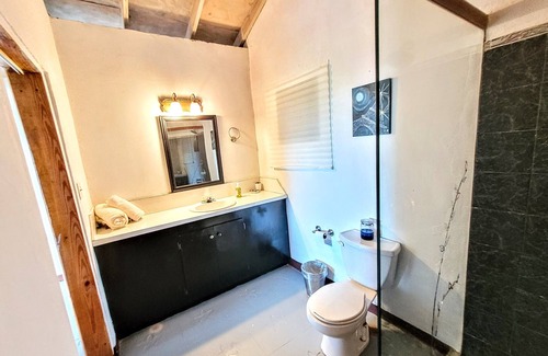 Seatons Village Casa | Ellen Bay Inn