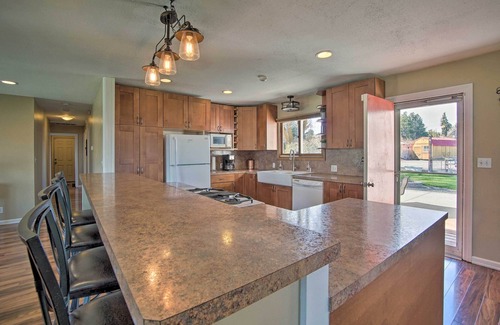 Ellensburg Casa | Ellensburg Home w/ Mountain Views on 3 Acres!