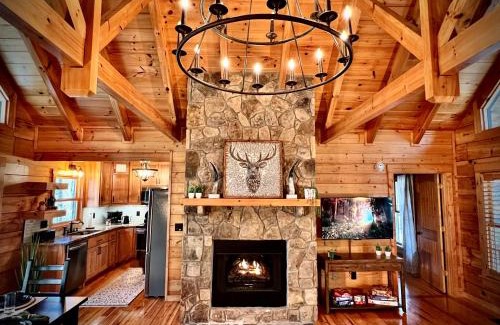 Ellijay Casa | Ellijay Cabin - Cozy Fall Hideaway & Hot Tub