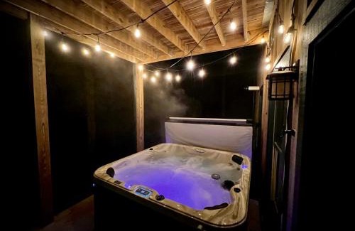 Ellijay Casa | Ellijay Cabin - Cozy Fall Hideaway & Hot Tub