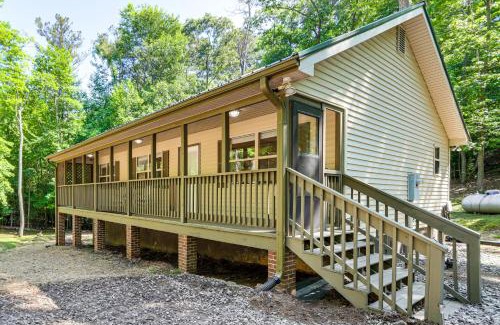 Ellijay Casa | Ellijay Cabin Private Fire Pit and Community Perks!