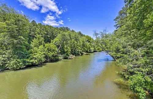 Ellijay Casa | Ellijay Cabin Private Fire Pit and Community Perks!