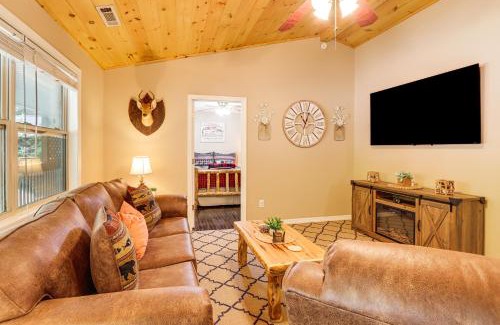 Ellijay Casa | Ellijay Cabin Private Fire Pit and Community Perks!