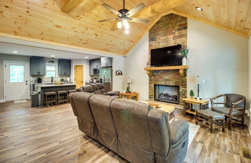Ellijay Casa | Ellijay Retreat w/ Access to Community Pools!