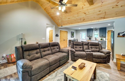 Ellijay Casa | Ellijay Retreat w/ Access to Community Pools!