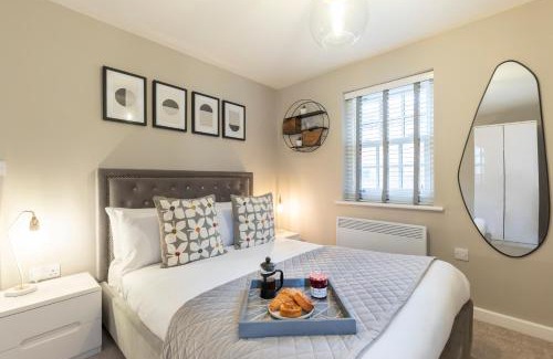 Cheltenham Apartamento | Elliot Oliver - 2 Bedroom Garden Apartment With Parking