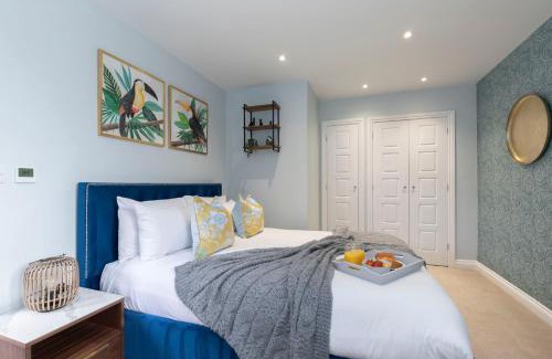 Gloucester Apartamento | Elliot Oliver - Charming One Bedroom Apartment With Parking in The Docks