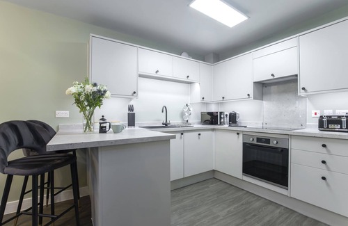 Cheltenham Apartamento | Elliot Oliver - Deluxe Two Bedroom Apartment With Parking & EV Charger