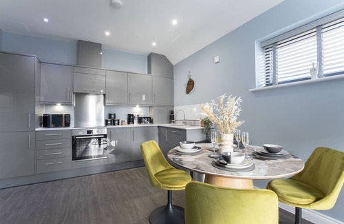 Gloucester Apartamento | Elliot Oliver - Luxurious Two Bedroom Apartment in The Docks