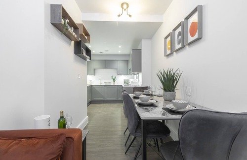 Cheltenham Apartamento | Elliot Oliver - Luxury 2 Bedroom Regency Apartment With Parking & EV Charger