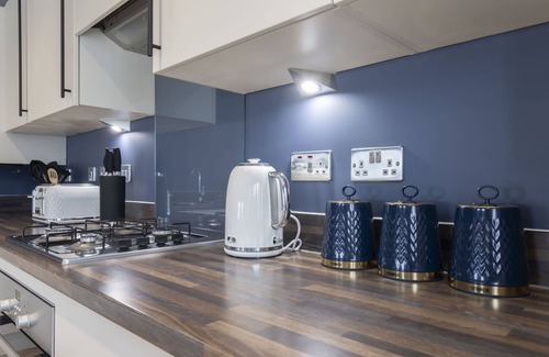 Cheltenham Apartamento | Elliot Oliver - Luxury 3 Bedroom Town Centre Apartment With Parking
