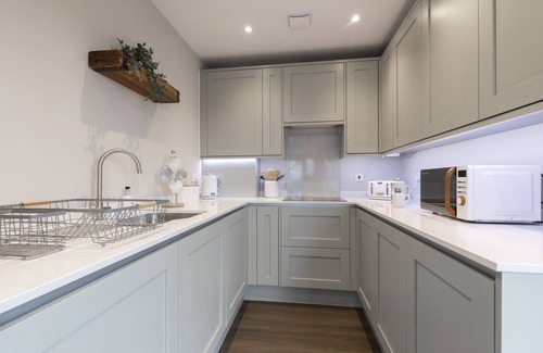 Gloucester Apartamento | Elliot Oliver - Stunning 3 Bedroom Penthouse With Large Terrace And Parking