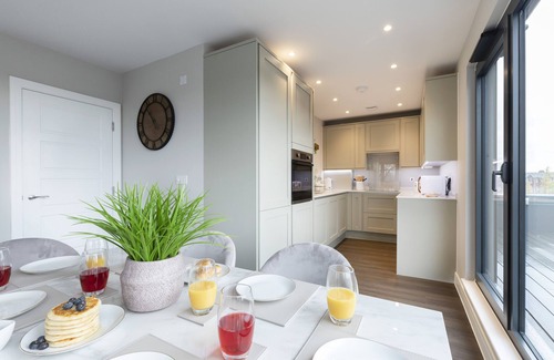 Gloucester Apartamento | Elliot Oliver - Stunning 3 Bedroom Penthouse With Large Terrace And Parking