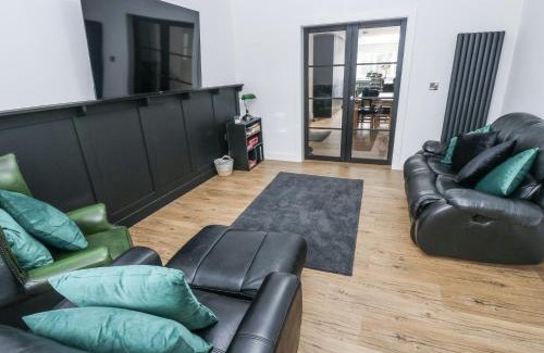 Ainley Top Casa | Ellis House