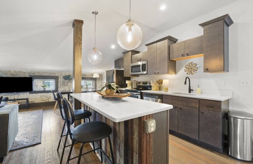 Over-the-Rhine Condominio | Elm 7 · The Loft OTR | The Cable House