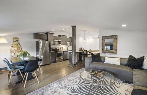 Over-the-Rhine Condominio | Elm 7 · The Loft OTR | The Cable House
