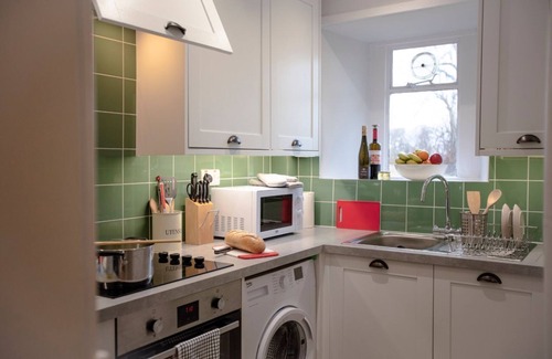 Gorebridge Cabaña | Elm Cottage - a charming traditional stone cottage with 2 bedrooms on Arniston Estate