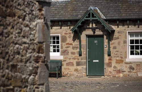 Gorebridge Cabaña | Elm Cottage - a charming traditional stone cottage with 2 bedrooms on Arniston Estate