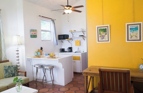 Road Town Apartamento | Elm's is Nestled in Cane Garden Bay Right on the Sandy Beachfront