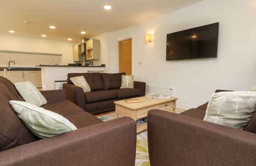 Carnon Downs Cabaña | ELM, with open fire in Truro