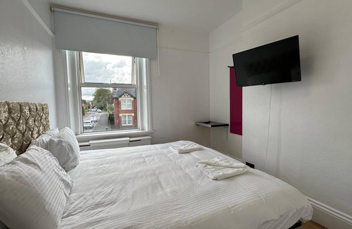 Gloucester Casa | Elmbridge Road