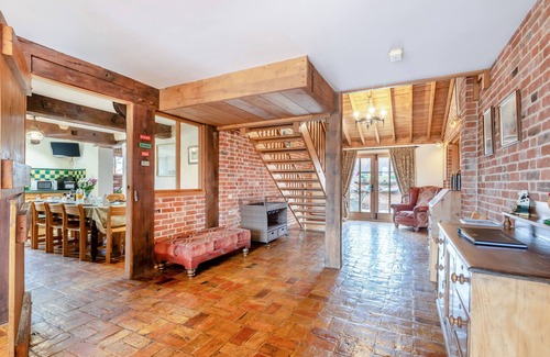 Wangford Casa | Elms Barn - Seis Habitaciones Casa, Capacidad 12
