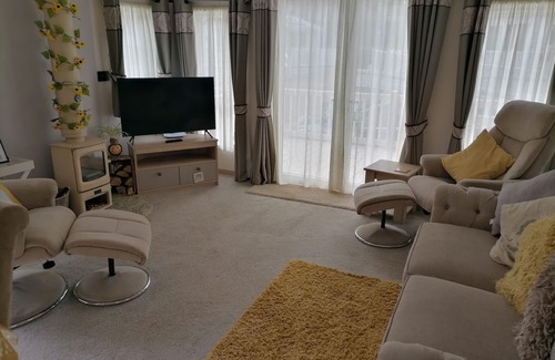 St Leonards-On-Sea Casa | Elmvale - 2 bedrooms with decking sleeps 4 (D/F)