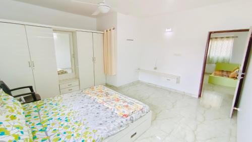 Bengaluru Apartamento | ELO House - Spacious 2BHK Apartment with Kitchen, Malleswaram