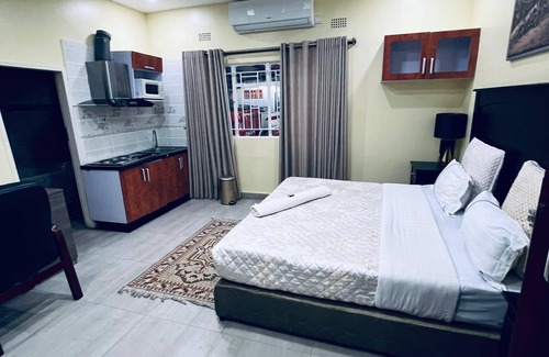 Lusaka Cabina | ELON MOREH LODGE