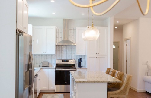 Burlington Casa | Elon University & Country Club Area Newly Built 3BDR home large private backyard